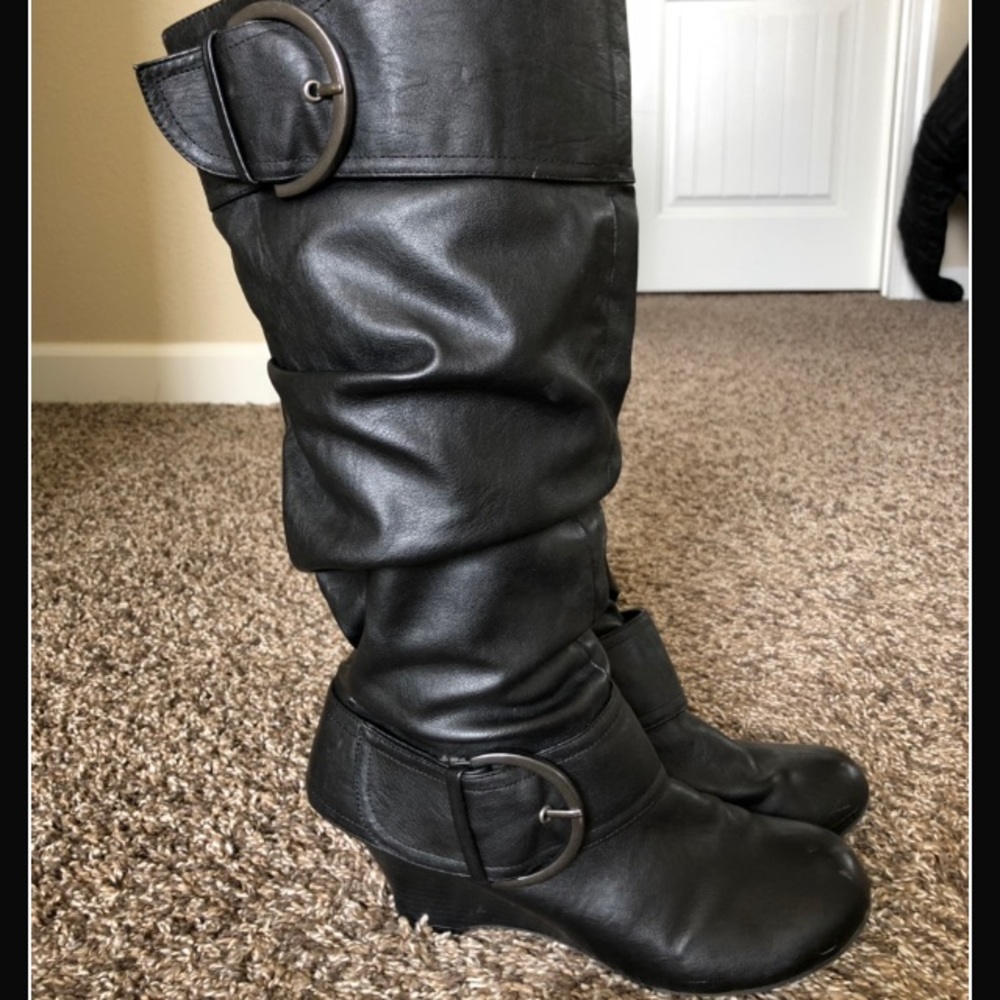 Black wedge boots